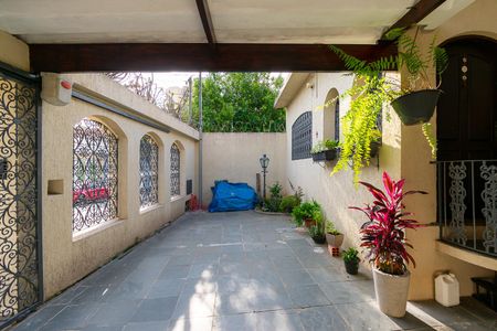 Casa à venda com 170m², 3 quartos e 2 vagas Casa à venda com 170m², 3 quartos e 2 vagasGaragem