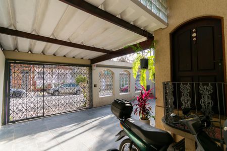 Casa à venda com 170m², 3 quartos e 2 vagas Casa à venda com 170m², 3 quartos e 2 vagasGaragem