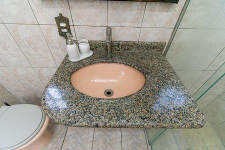 Casa à venda com 170m², 3 quartos e 2 vagas Casa à venda com 170m², 3 quartos e 2 vagasBanheiro