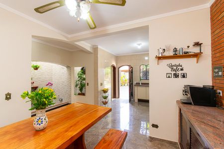 Casa à venda com 170m², 3 quartos e 2 vagas Casa à venda com 170m², 3 quartos e 2 vagasCozinha