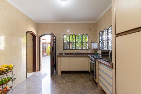 Casa à venda com 170m², 3 quartos e 2 vagas Casa à venda com 170m², 3 quartos e 2 vagasCozinha