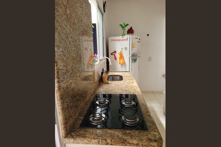 Cozinha de casa de condomínio para alugar com 3 quartos, 79m² em Wanel Ville, Sorocaba