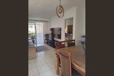 Sala de casa de condomínio para alugar com 3 quartos, 79m² em Wanel Ville, Sorocaba