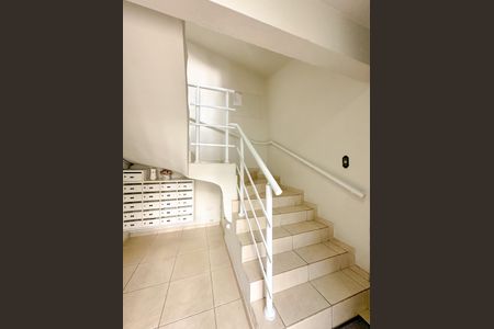Apartamento para alugar com 60m², 2 quartos e 1 vagaEscada