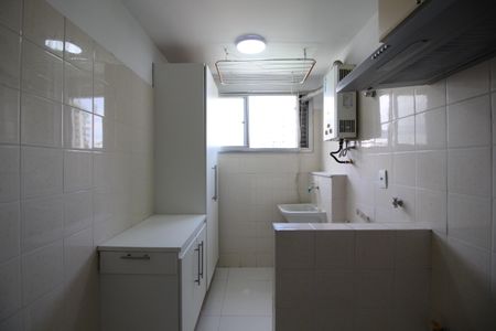 Apartamento para alugar com 74m², 2 quartos e 1 vagaÁrea de Serviço