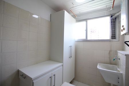 Apartamento para alugar com 74m², 2 quartos e 1 vagaÁrea de Serviço