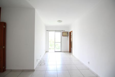 Sala de apartamento para alugar com 2 quartos, 74m² em Barra da Tijuca, Rio de Janeiro