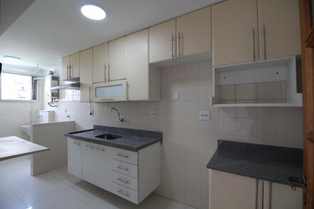 Apartamento para alugar com 74m², 2 quartos e 1 vagaCozinha