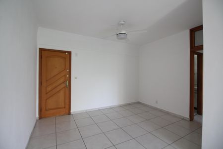 Apartamento para alugar com 74m², 2 quartos e 1 vagaSala