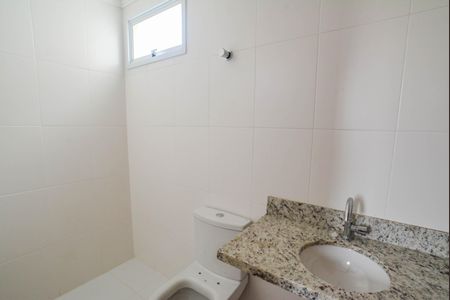 Apartamento à venda com 60m², 2 quartos e 2 vagas Apartamento à venda com 60m², 2 quartos e 2 vagasBanheiro da Suíte