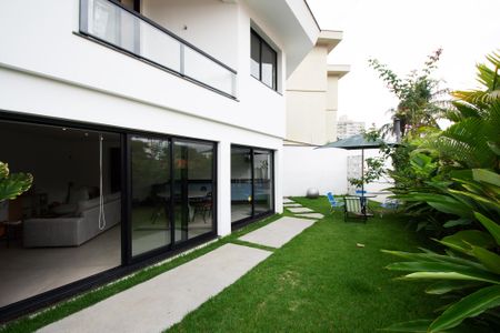 Casa à venda com 350m², 5 quartos e 3 vagasquintal