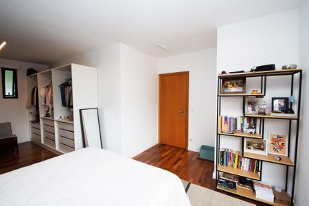 Casa à venda com 350m², 5 quartos e 3 vagasquarto 4