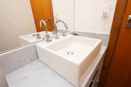 Casa à venda com 350m², 5 quartos e 3 vagasbanheiro quarto 3