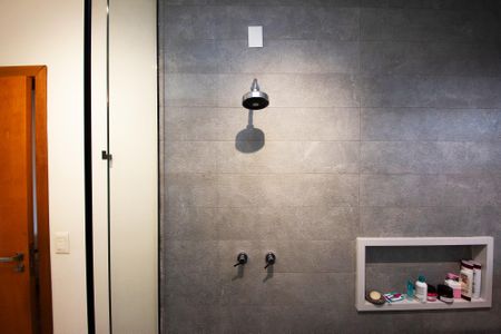 Casa à venda com 350m², 5 quartos e 3 vagasbanheiro  quarto 4