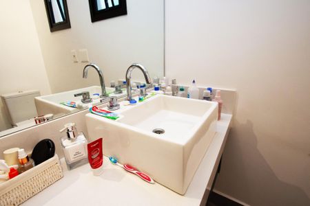 Casa à venda com 350m², 5 quartos e 3 vagasbanheiro  quarto 4