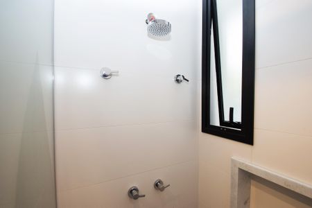 Casa à venda com 350m², 5 quartos e 3 vagasbanheiro quarto 2