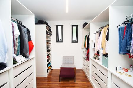 Casa à venda com 350m², 5 quartos e 3 vagascloset quarto 4