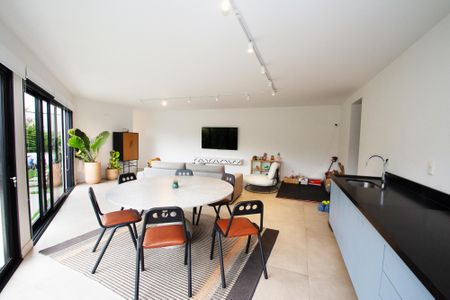 Casa à venda com 350m², 5 quartos e 3 vagassala 2 de estar e tv