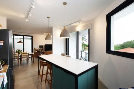 Casa à venda com 350m², 5 quartos e 3 vagascozinha