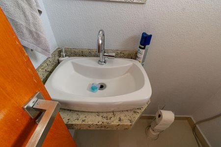 Casa à venda com 124m², 3 quartos e 2 vagasLavabo