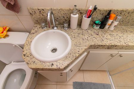 Casa à venda com 124m², 3 quartos e 2 vagasBanheiro 2