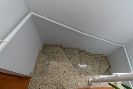 Casa à venda com 124m², 3 quartos e 2 vagasEscada