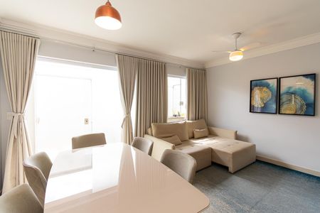 Casa à venda com 124m², 3 quartos e 2 vagasSala