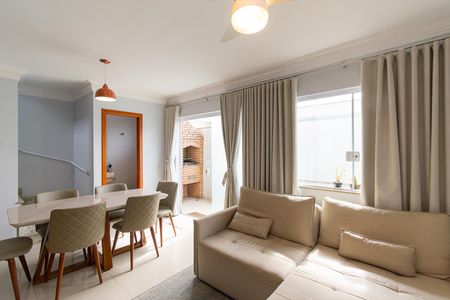 Casa à venda com 124m², 3 quartos e 2 vagasSala