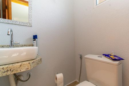 Casa à venda com 124m², 3 quartos e 2 vagasLavabo