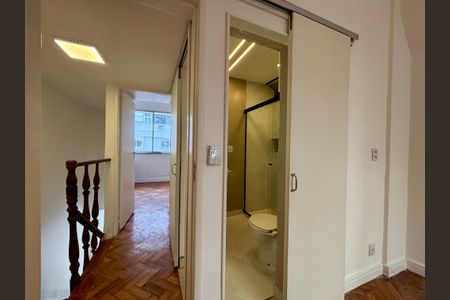 Apartamento à venda com 70m², 2 quartos e sem vagaSuíte canadense