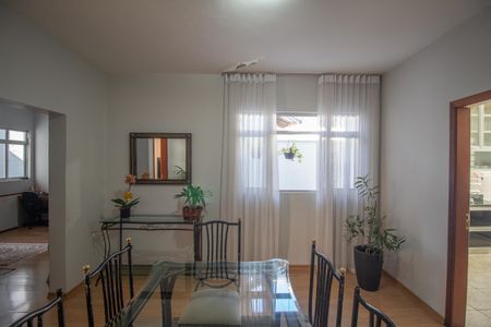 Casa à venda com 420m², 4 quartos e 6 vagasCopa