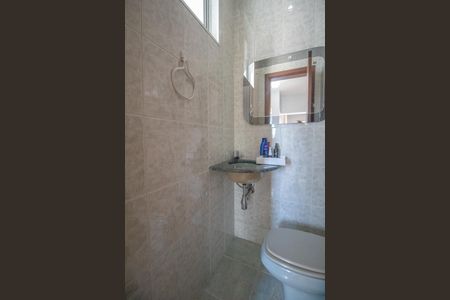 Casa à venda com 420m², 4 quartos e 6 vagasLavabo