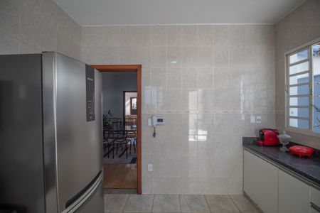 Casa à venda com 420m², 4 quartos e 6 vagasCozinha