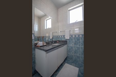 Casa à venda com 420m², 4 quartos e 6 vagasBanheiro da Suite