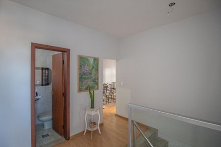 Casa à venda com 420m², 4 quartos e 6 vagasHall e Escritório