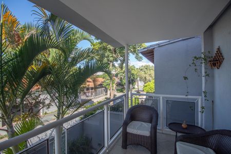 Casa à venda com 420m², 4 quartos e 6 vagasVaranda da Sala de Estar