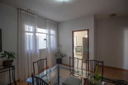 Casa à venda com 420m², 4 quartos e 6 vagasCopa