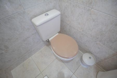 Casa à venda com 420m², 4 quartos e 6 vagasBanheiro de Serviço