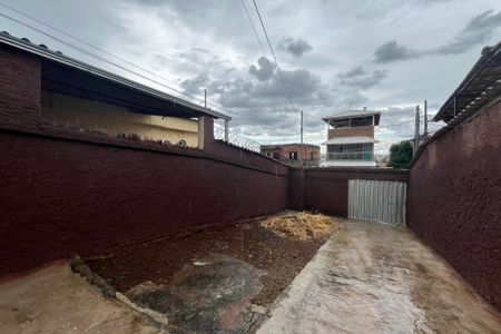 Casa à venda com 80m², 2 quartos e 4 vagasQuintal