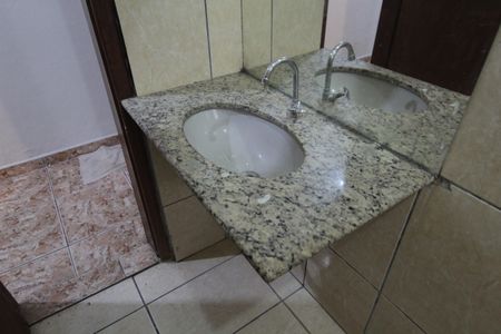 Casa à venda com 80m², 2 quartos e 4 vagasBanheiro