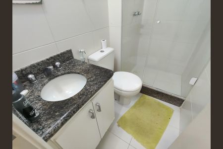 Apartamento à venda com 67m², 2 quartos e 1 vaga Apartamento à venda com 67m², 2 quartos e 1 vagaBanheiro da Suíte