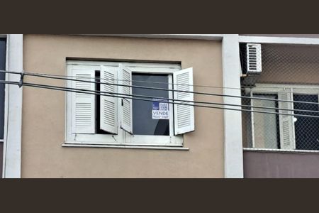 Apartamento à venda com 108m², 3 quartos e sem vagaAdesivo na Janela