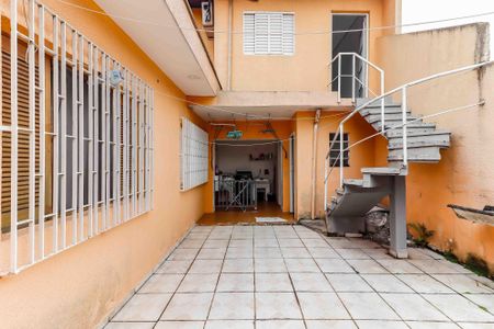 Casa à venda com 180m², 4 quartos e 4 vagas Casa à venda com 180m², 4 quartos e 4 vagasGaragem / Quintal