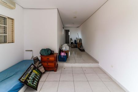 Casa à venda com 180m², 4 quartos e 4 vagas Casa à venda com 180m², 4 quartos e 4 vagasEdícula