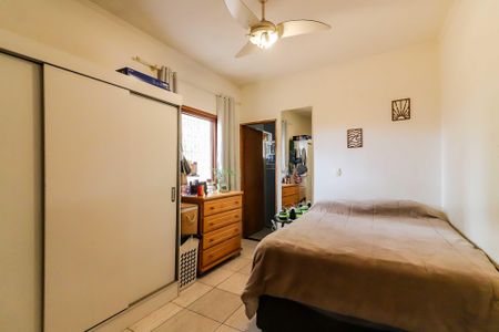 Casa à venda com 180m², 4 quartos e 4 vagas Casa à venda com 180m², 4 quartos e 4 vagasSuíte 02