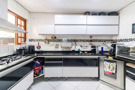 Casa à venda com 180m², 4 quartos e 4 vagas Casa à venda com 180m², 4 quartos e 4 vagasCozinha