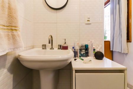 Casa à venda com 180m², 4 quartos e 4 vagas Casa à venda com 180m², 4 quartos e 4 vagasSuíte 02