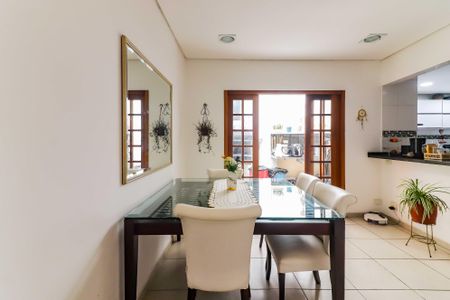 Casa à venda com 180m², 4 quartos e 4 vagas Casa à venda com 180m², 4 quartos e 4 vagasSala de Jantar