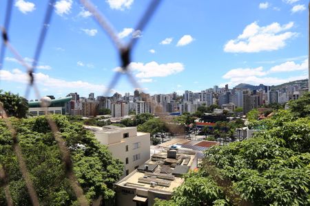 Apartamento para alugar com 69m², 2 quartos e 2 vagasVista da Suíte 1