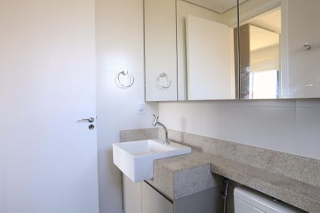Apartamento para alugar com 69m², 2 quartos e 2 vagasBanheiro da Suíte 1